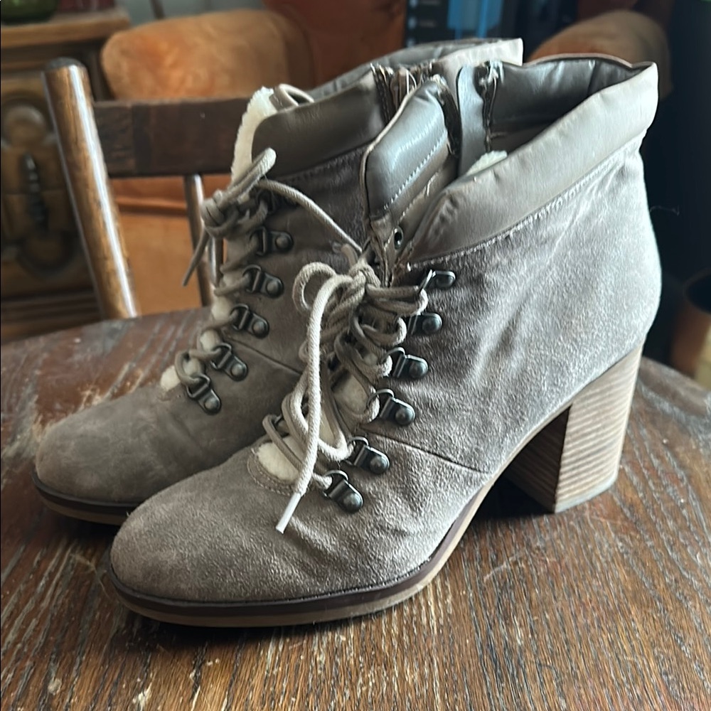 Kensie Suede Lace up Ankle Boots